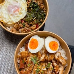 🍗ข้าวไก่ทอดเฮียล้อ & กะเพราไก่คั่วพริกแห้ง🔥