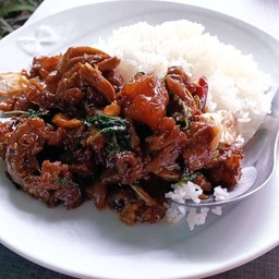 กระเพราเนื้อเปื่อย