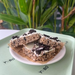 โอรีโอ้ครีมโอ๊ตบาร์ Oreo cream Flapjack Homemade