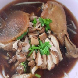 ร้านก๋วยเตียวไก่ตุ๋น