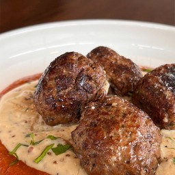 Crave Meatballs มีทบอล 2 ซอส