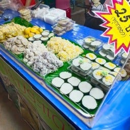 พระประแดงขนมไทย สาขาตึกเนชั่นทาวเวอร์ บางนา-ตราด