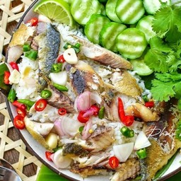 ข้าวปลาทูแกะหอมแดงพริกสด