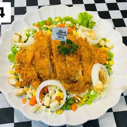 สลัดไก่กรอบ