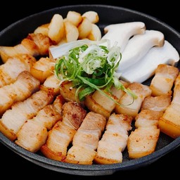 สามชั้น Pork belly (เสิร์ฟแบบไม่จุดไฟ)