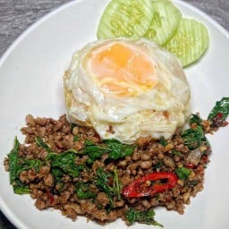 หญิงตามสั่ง