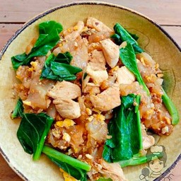 ผัดซีอิ้วไก่