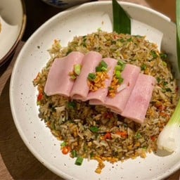oข้าวผัดคั่วพริกเกลือแฮม