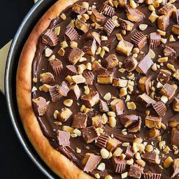 CHOCOLATE PEANUTS PIZZA LARGE ~ พิซซ่าหน้าถั่วลิสงช็อกโกแลตขนาดใหญ่