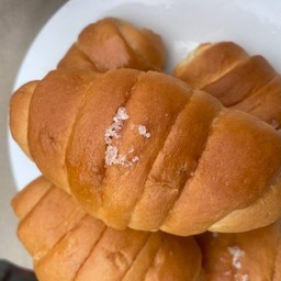 ปังเกลือ shi o pan เนยแท้ฝรั่งเศส