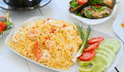 ข้าวผัดทะเล (จานกลาง)