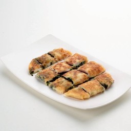 โรตีผักโขมอบชีส