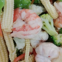 ผัดผักรวมกุ้ง