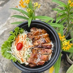 Hana Home ข้าวหน้าญี่ปุ่นไข่หวาน & ทาโกะยากิ