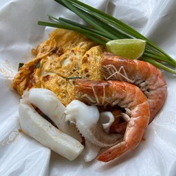 ผัดไททะเลห่อไข่