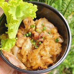 คั่วไก่สุดซอย&ขนมปังปิ้ง (By kanombaan_ing)