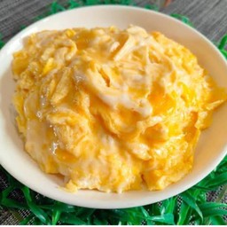 ไข่ข้นราดข้าว