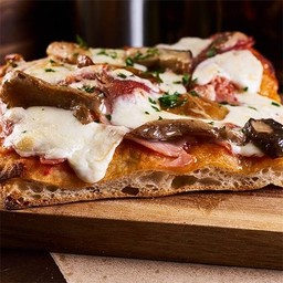 PROSCIUTTO E FUNGHI - พิซซ่าหน้าแฮมเห็ด