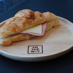 ครัวซองแฮมชีส