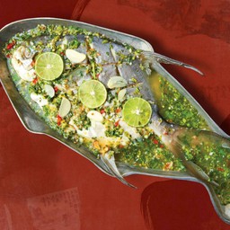 ปลาจะละเม็ดนึ่งมะนาว