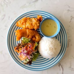 ข้าวเขียวหวานไก่กรอบ