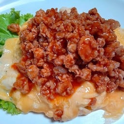ข้าวไข่ข้นหมูสับซอสสไปรซี่