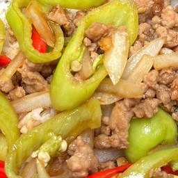 ข้าวผัดพริกหยวก