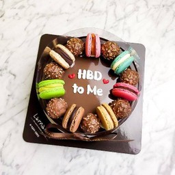 Ferrero+macaron on larna cake 1pound