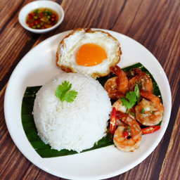 กุ้งผัดพริกขี้หนูราดข้าว