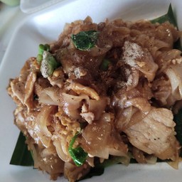 ผัดซีอิ้ว หมู/ไก่