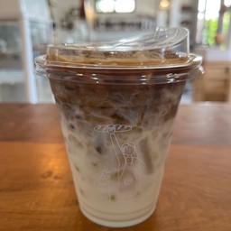 ลาเต้เย็น (iced latte)