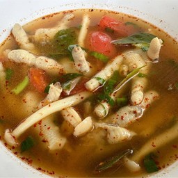 ต้มแซ่บตีนไก่