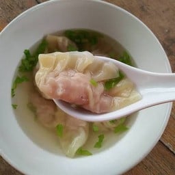 เกี๊ยวหมูน้ำ