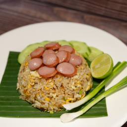 ข้าวผัดไส้กรอก