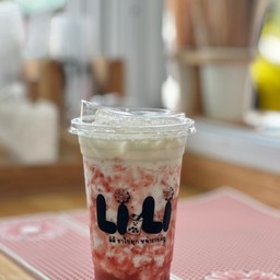 นมสดสตอเบอรี่