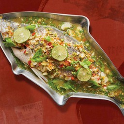 ปลากะพงนึ่งมะนาว