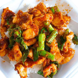 ผัดพริกแกงหมูชิ้นราดข้าว