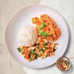ข้าวราดปูผัดพริกเหลืองไข่ฟู