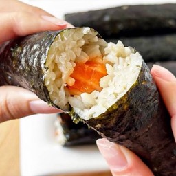 ซูชิโรลต่อชิ้น ((สั่งขั้นต่ำ2ชิ้น))