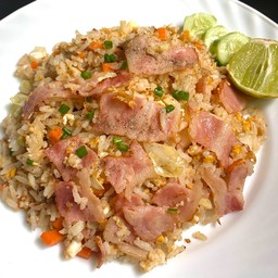 ข้าวผัดเบคอน