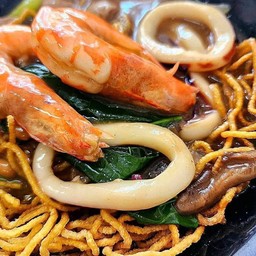 Crispy Egg Noodle With Seafood In Gravy Sauce