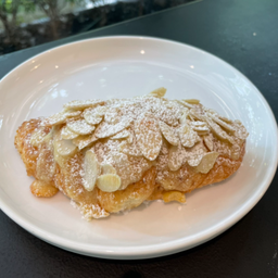 ครัวซองอัลมอนด์