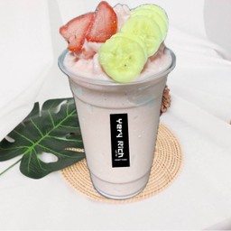 สตอเบอรี่กล้วยสมูตตี้