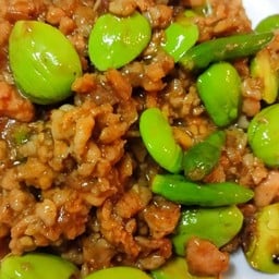 หมูสับผัดกะปิใส่พริกขี้หนูสวน+ไข่ดาวราดข้าว