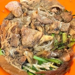 ก๋วยเตี๋ยวเนื้อตุ๋นเเห่งนัว