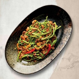 ยอดผักบุ้งผัดกะปิ กากหมู หมูสับ