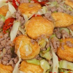 ข้าวหน้าผัดกะหล่ำปลีหมูสับ,เต้าหู้ไข่ทอด
