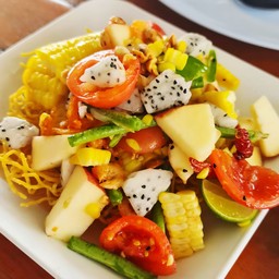 ตำผลไม้หมี่กรอบ