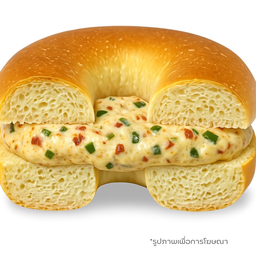Plain bagel with jalapeño, sun-dried tomatoes cream cheese