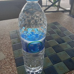 น้ำเปล่าขวดใหญ่